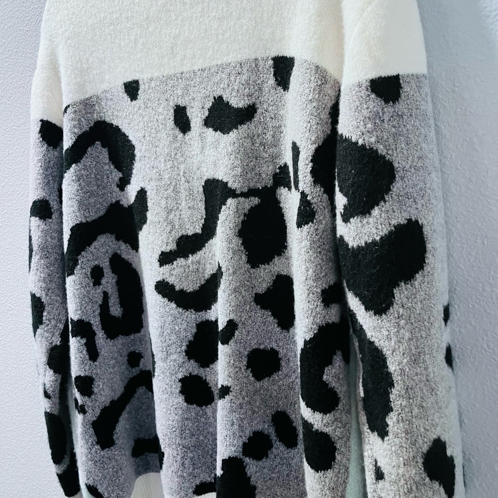 Amoli Funky Women’s Cardigan Blue, Blsck, White Size Large Tiger Print - Picture 7 of 7